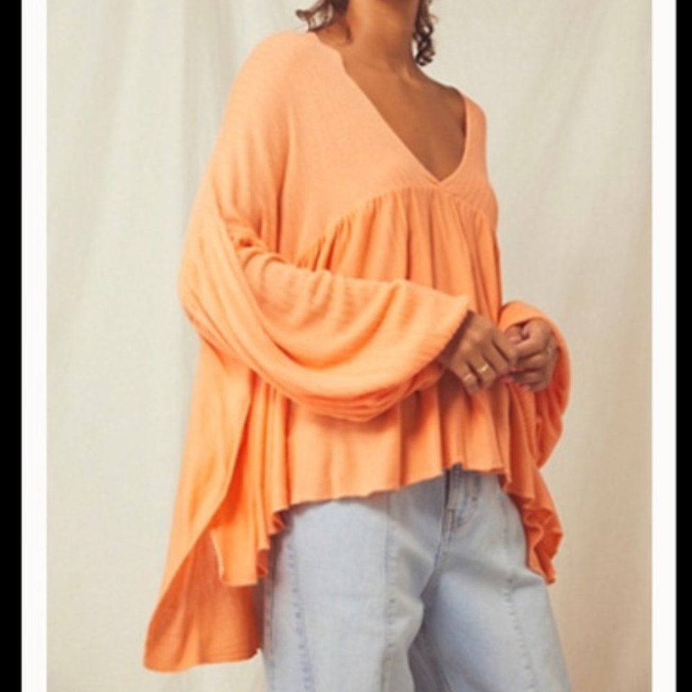 Free People women’s Mykonos Sweater Orange Peach V-neck soft top XS NWT
